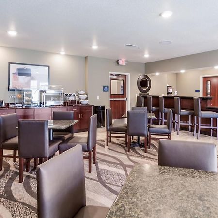 Cobblestone Inn & Suites - Holdrege Екстериор снимка