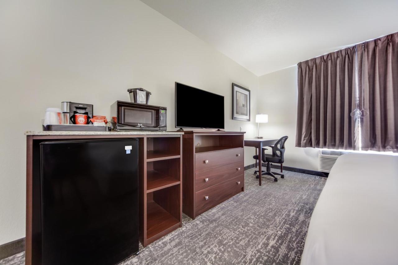 Cobblestone Inn & Suites - Holdrege Екстериор снимка