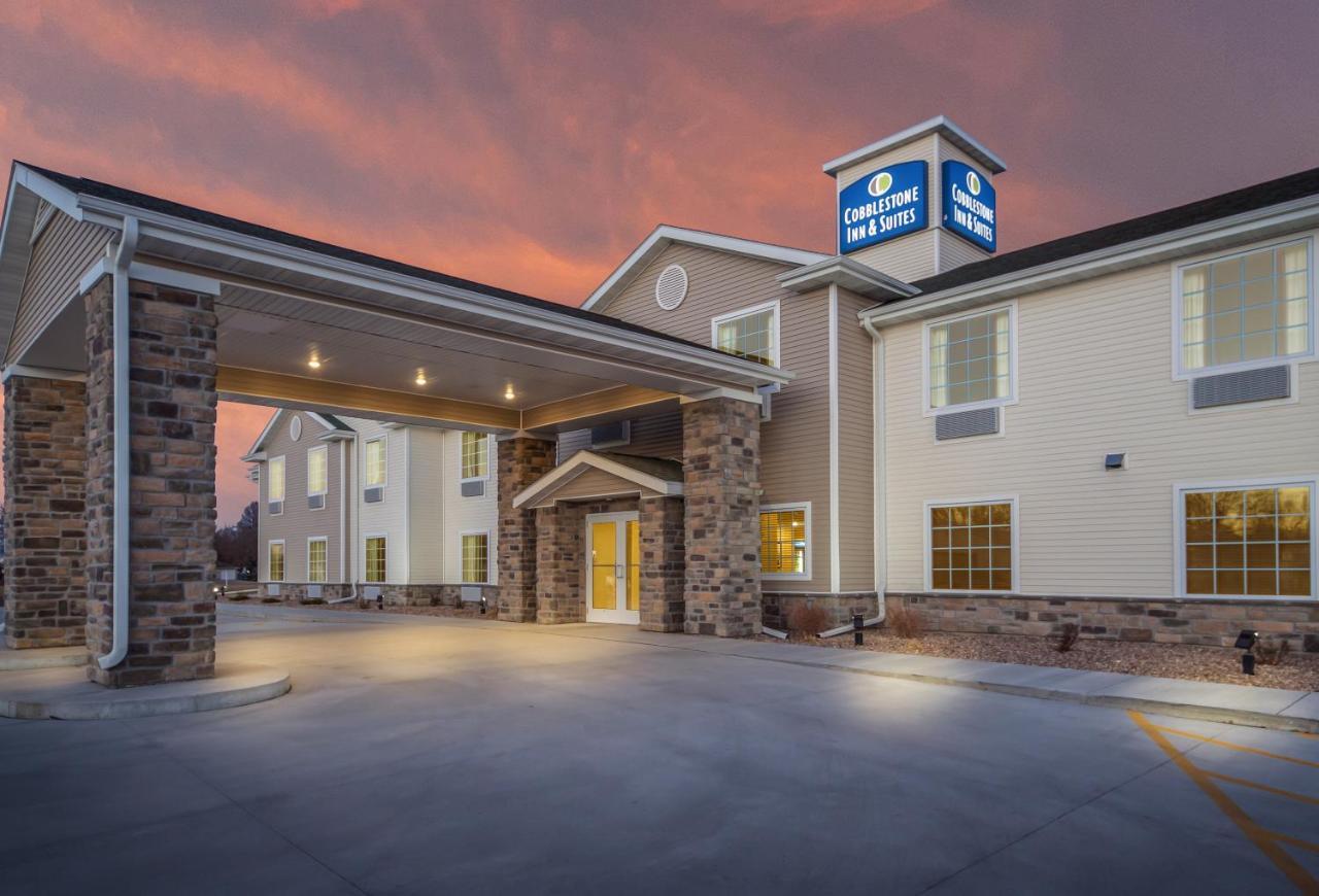 Cobblestone Inn & Suites - Holdrege Екстериор снимка