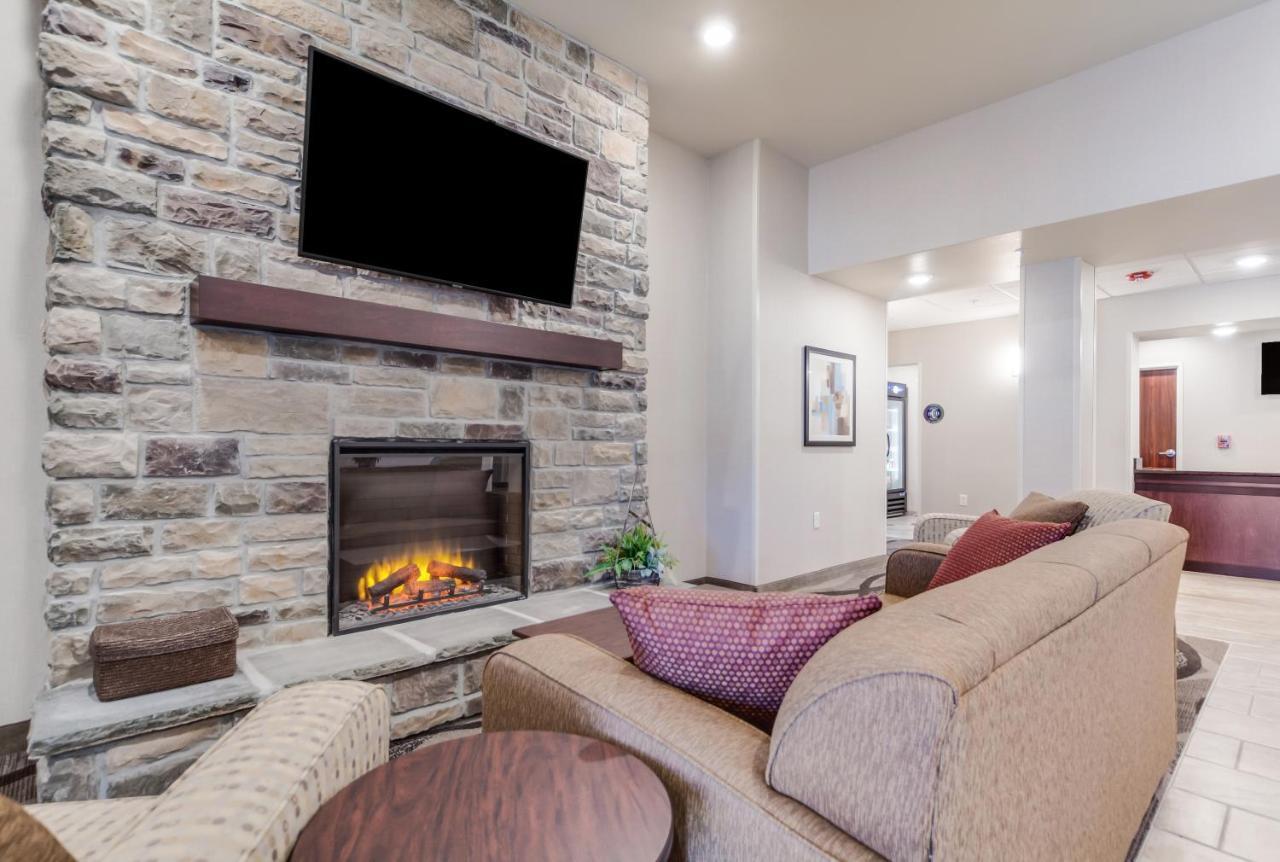 Cobblestone Inn & Suites - Holdrege Екстериор снимка