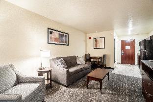 Cobblestone Inn & Suites - Holdrege Стая снимка