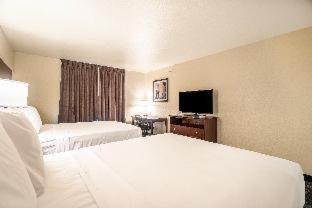 Cobblestone Inn & Suites - Holdrege Стая снимка